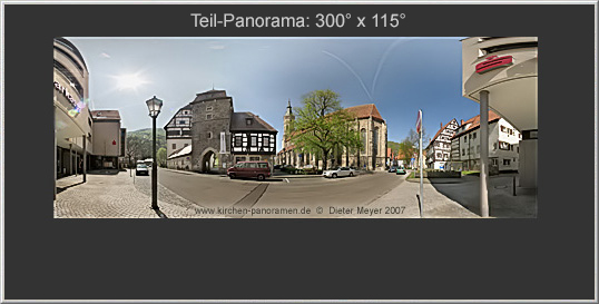 Teil-Panorama Bad Urach: Residenzschlo  und Amanduskirche; equirectangulare Darstellung